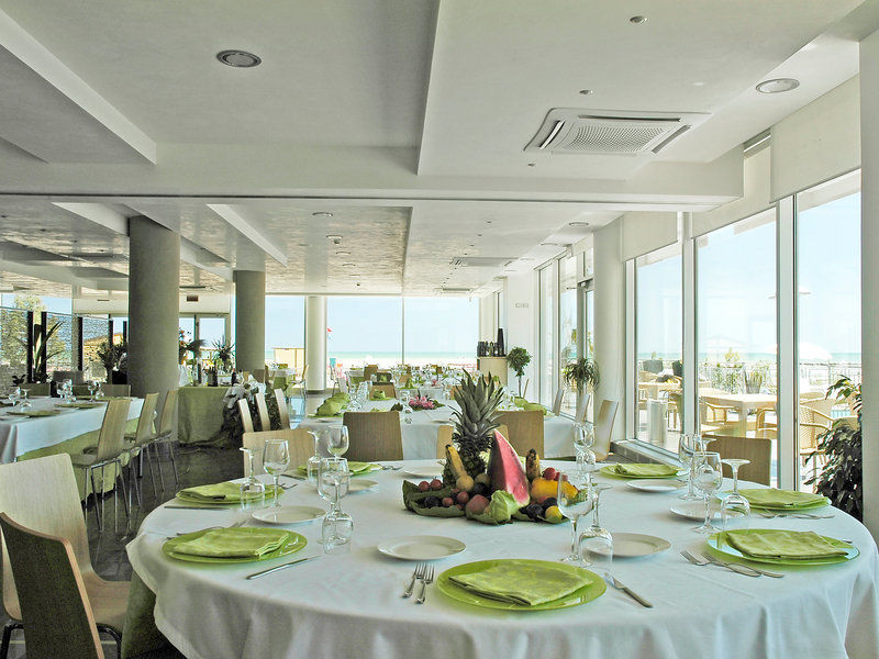 Casa Del Mar Aparthotel Roseto Degli Abruzzi Esterno foto